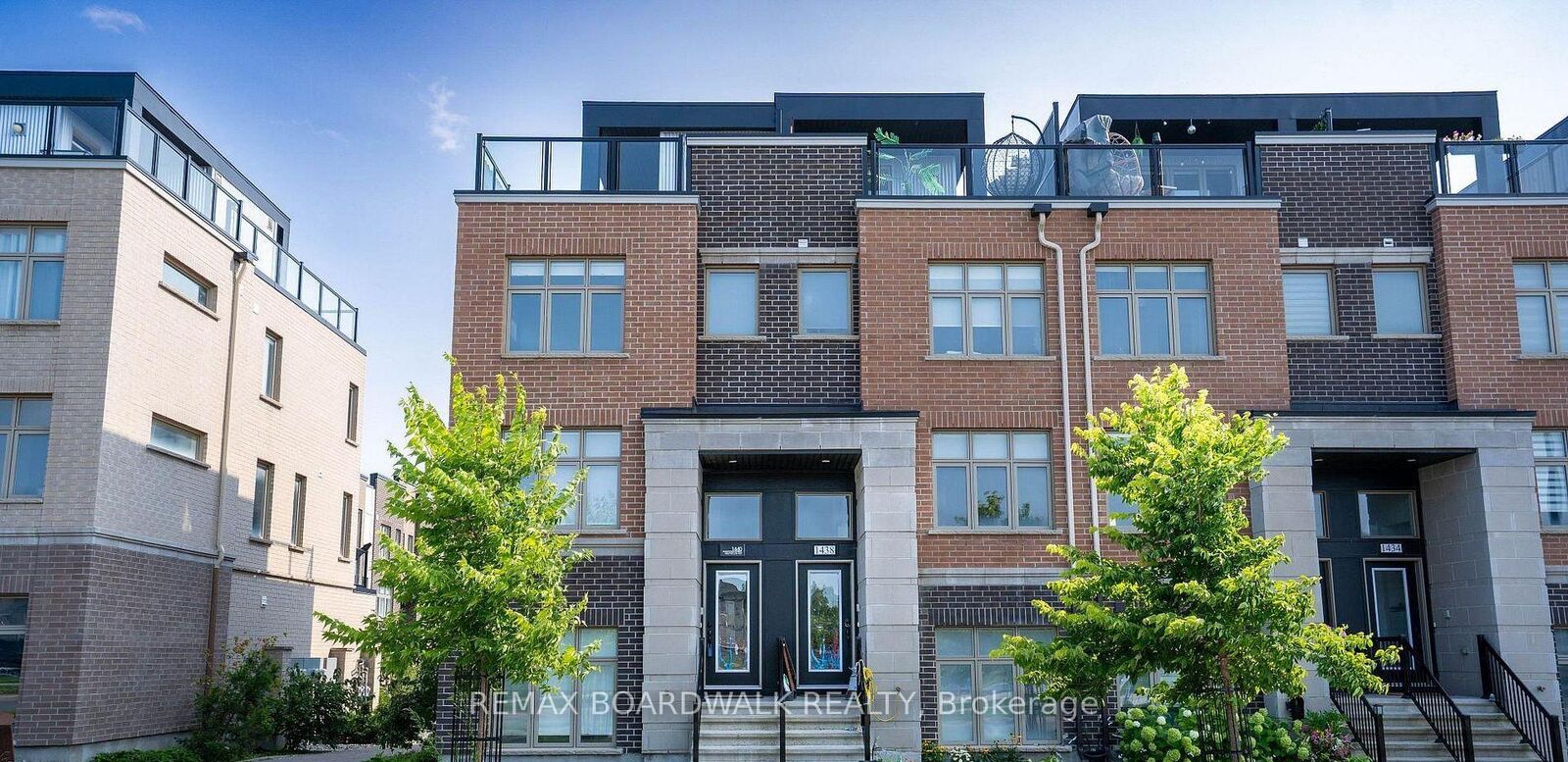 Property Photo:  1440 Hemlock Road  ON K1K 4B9 