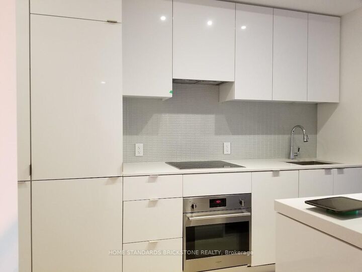 Property Photo:  7 Grenville Street 4713  ON M4Y 0E9 