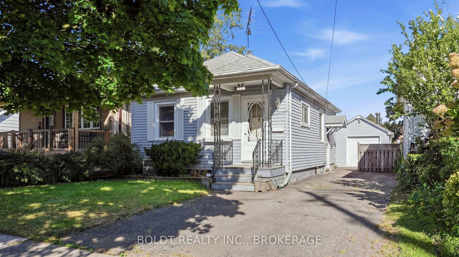 Property Photo:  86 Rykert Street  ON L2S 1Z6 