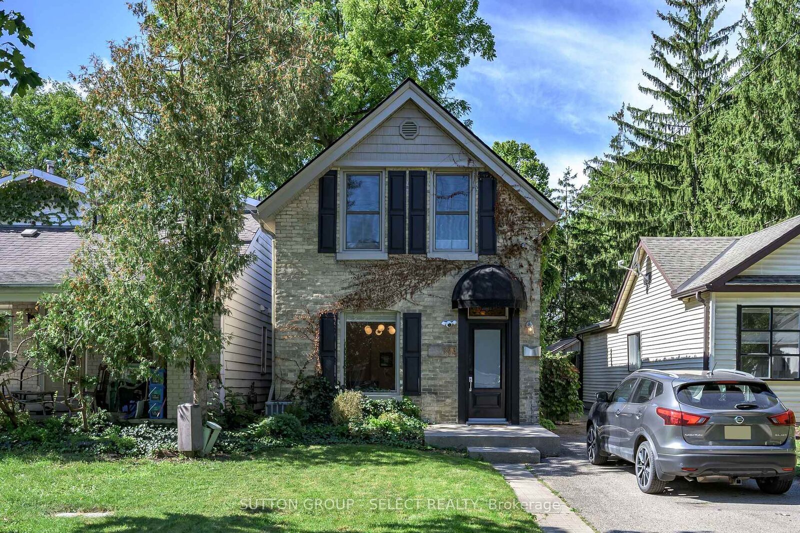 Property Photo:  943 Colborne Street  ON N6A 4A5 