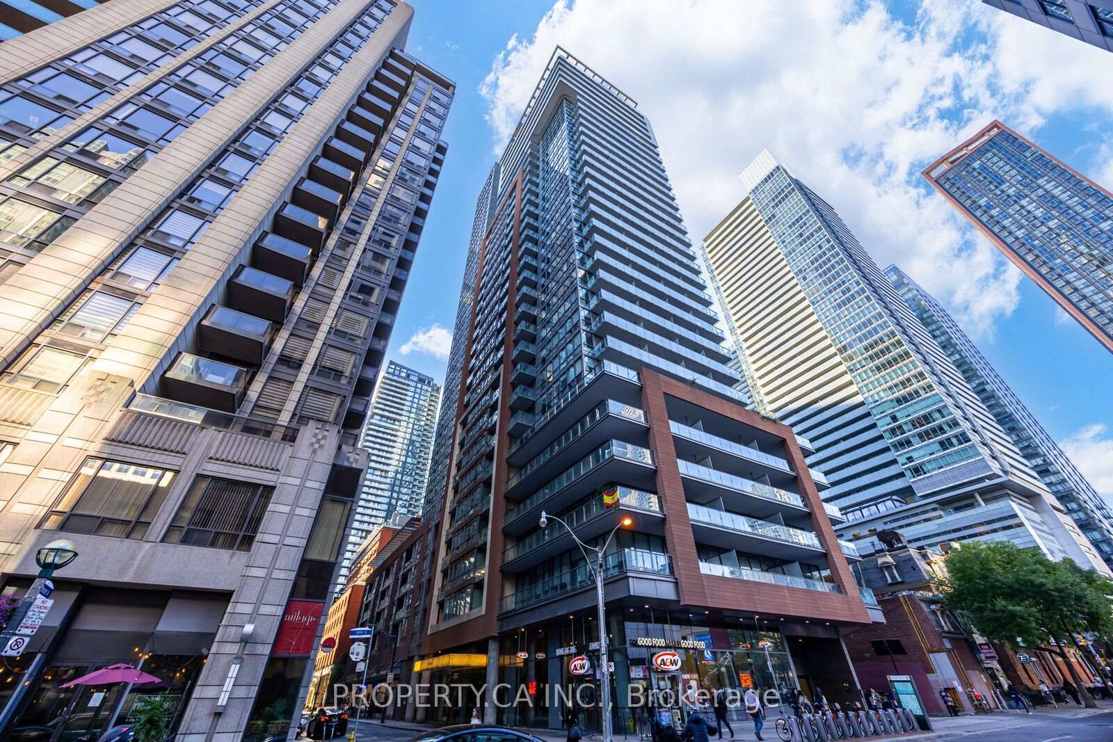 Property Photo:  8 Mercer Street 416  ON M5V 0C4 