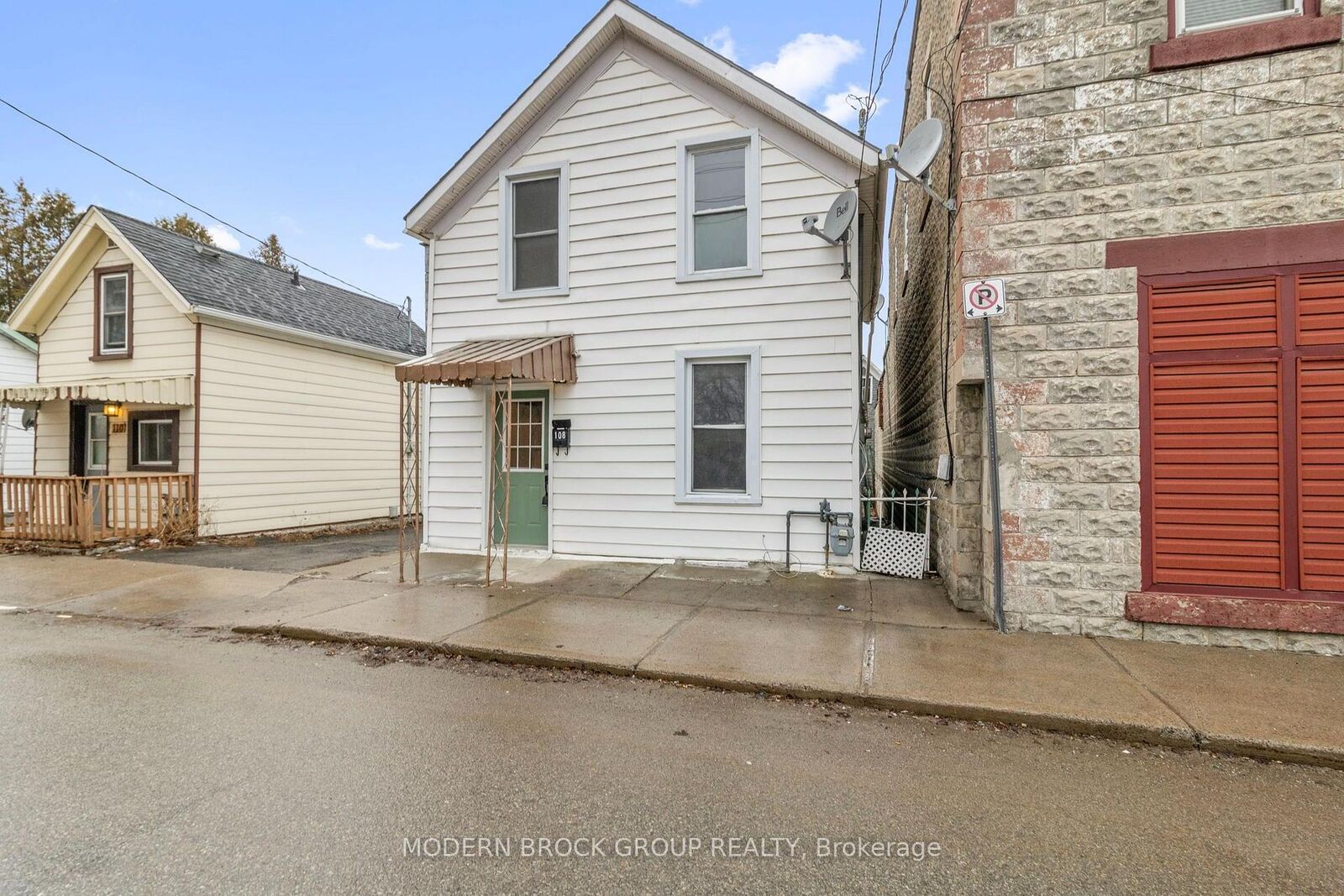 Property Photo:  108 George Street  ON K6V 3V9 