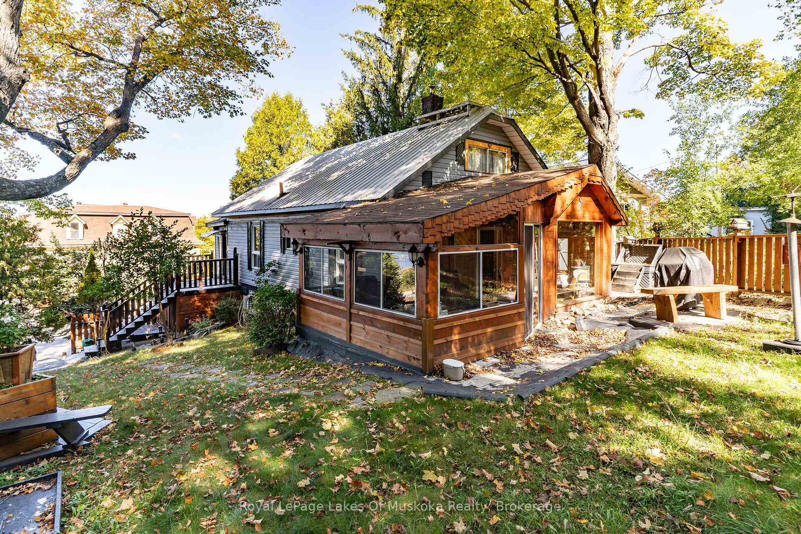 Property Photo:  47 Main Street W  ON P1H 1W9 