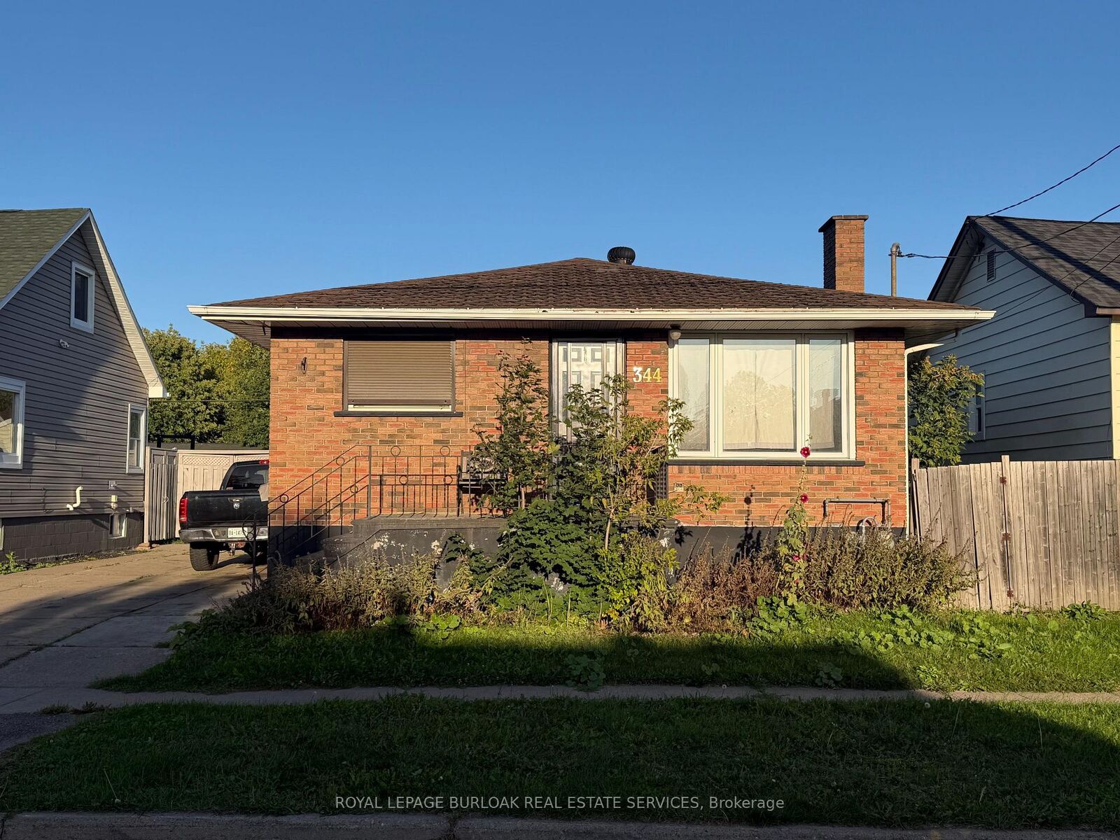 Property Photo:  344 First Avenue W  ON P6C 4P1 