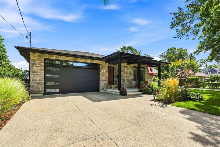 Property Photo:  42 Carlton Avenue  ON L3C 1P9 