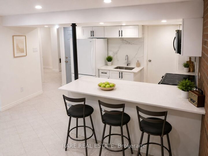Property Photo:  130 Glen Shields Avenue 1  ON L4K 1T6 