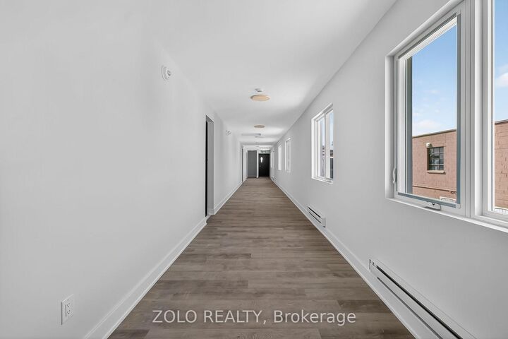 Property Photo: 206 Wellington Street Unit # 5 ON N8A 2X9