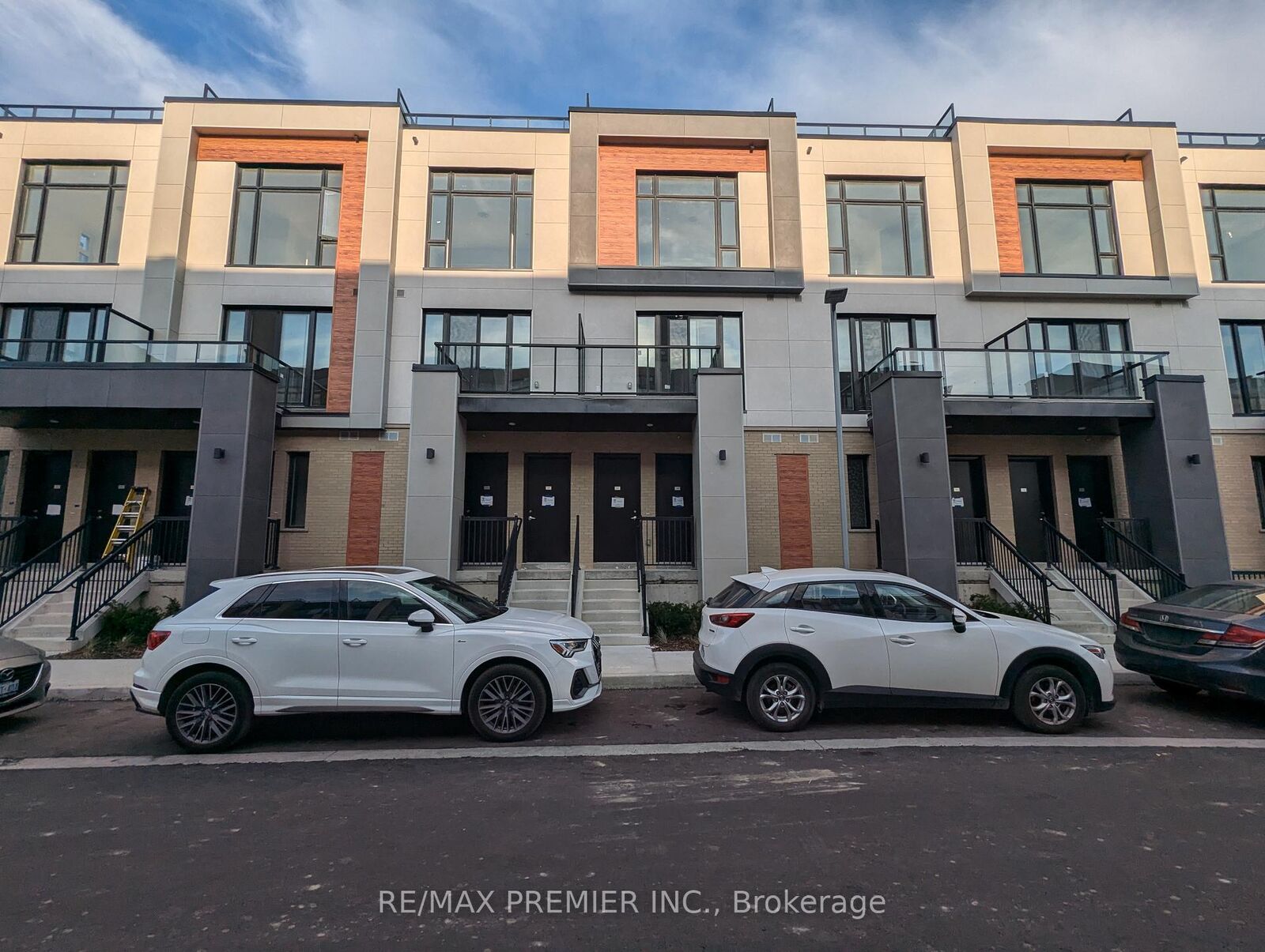 Property Photo:  9 Steckley House Lane 510  ON L4S 0N1 
