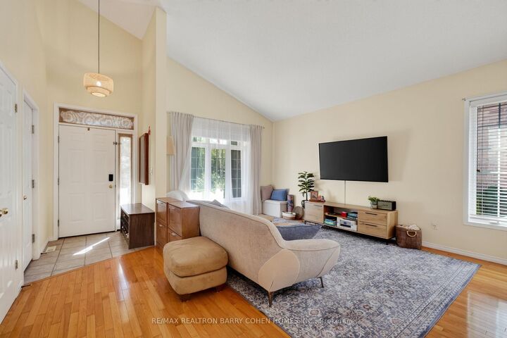 Property Photo:  1090 Shelborne Place  ON N5Z 5C1 