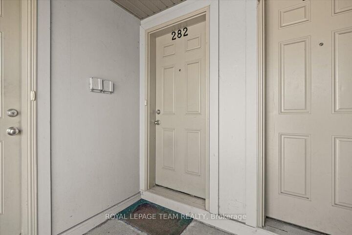 Property Photo:  282 Espin Heights  ON K2J 0Y8 