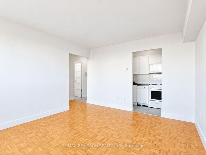 Property Photo:  666 Spadina Avenue 1206  ON M5S 2H8 