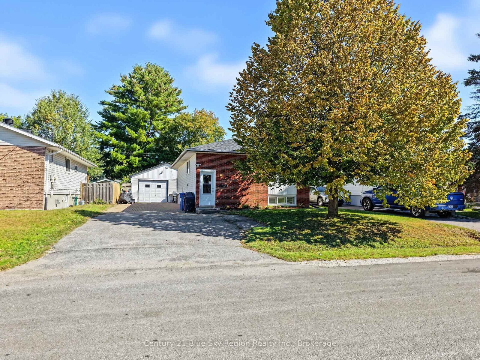 Property Photo:  72 Van Horne Crescent  ON P1A 1G3 