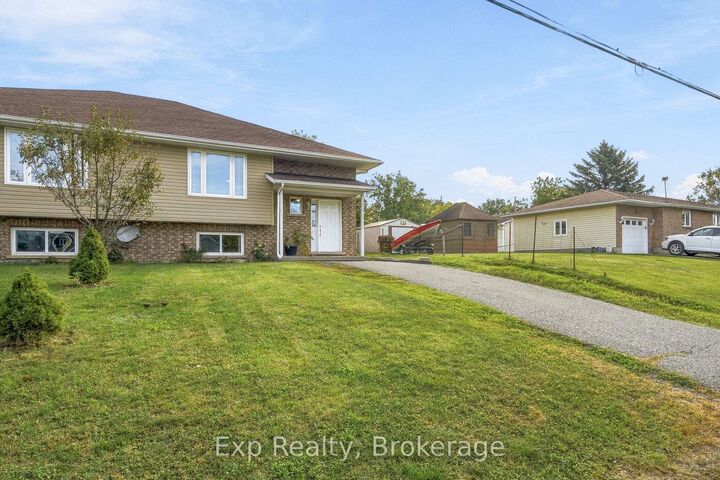 Property Photo:  216 Brant Street  ON K0K 1X0 