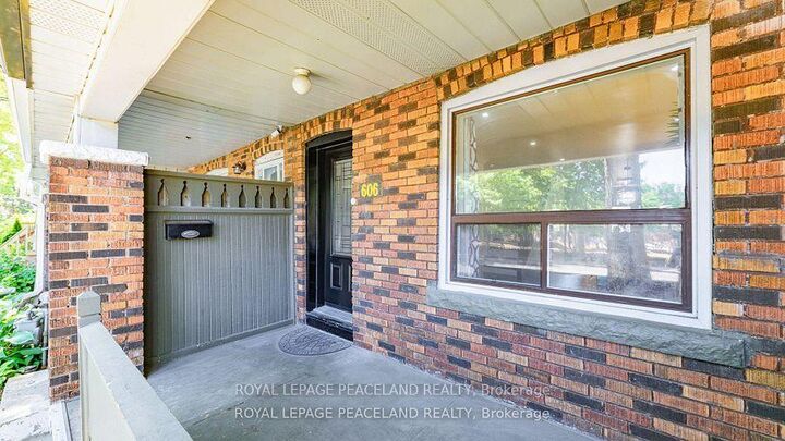 Property Photo:  606 Coxwell Avenue  ON M4C 3B6 