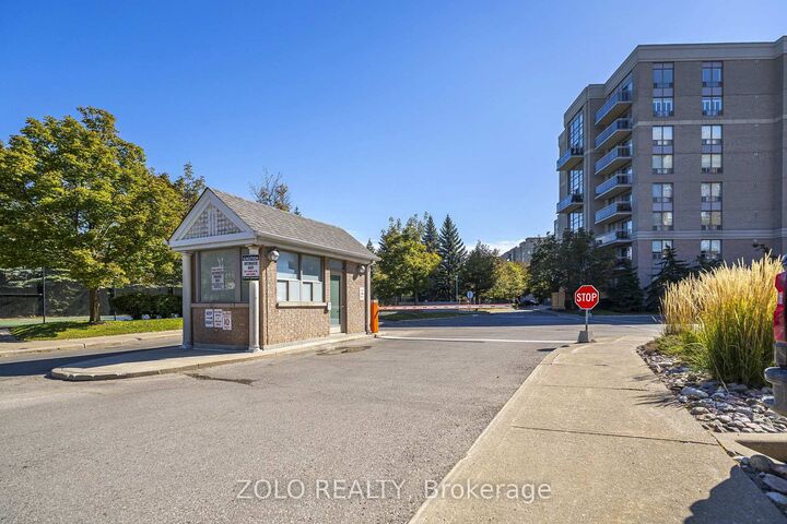 Property Photo:  1720 Eglinton Avenue E 107  ON L4W 5R2 