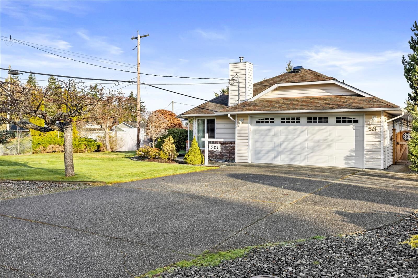 Property Photo:  521 Birch Ave  BC V9K 1K4 