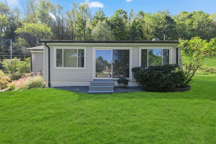 Property Photo: 118 Foster Rd PA 15010