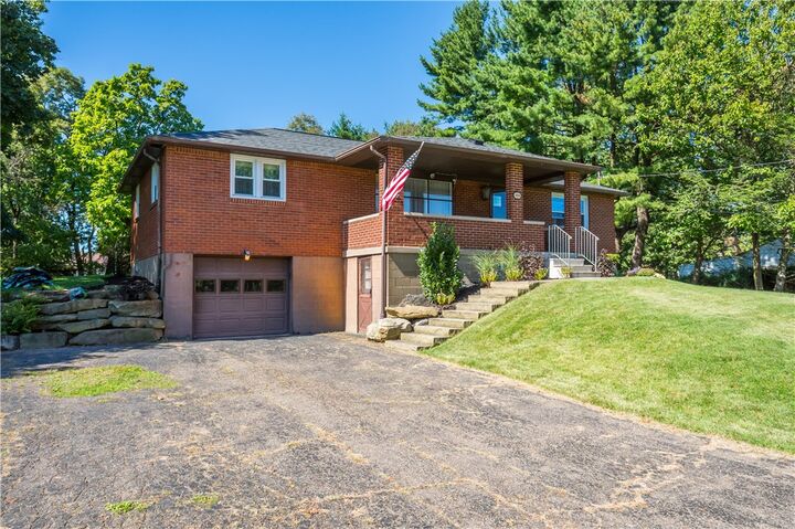 Property Photo: 109 Valleyview Drive PA 15215