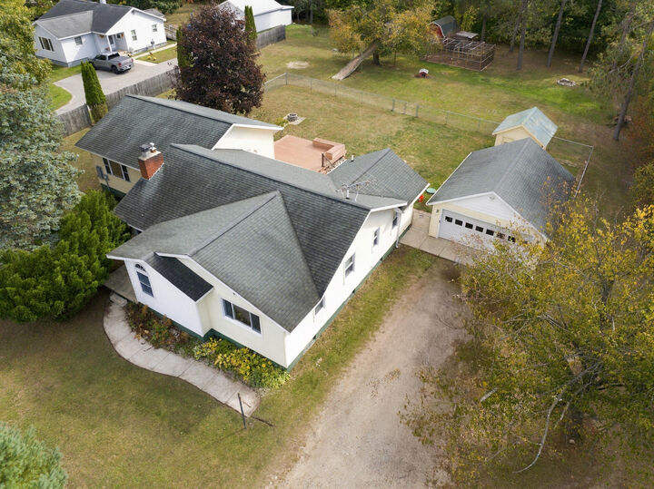 Property Photo: 2826 Vanyea Road MI 49721