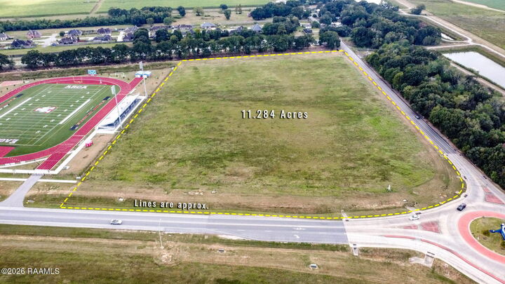 Property Photo: 2400 Chemin Metairie Road 1 LA 70592