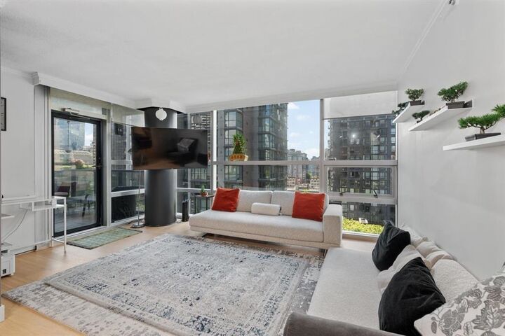 Property Photo:  1050 Burrard Street 70X  BC V6Z 2S3 