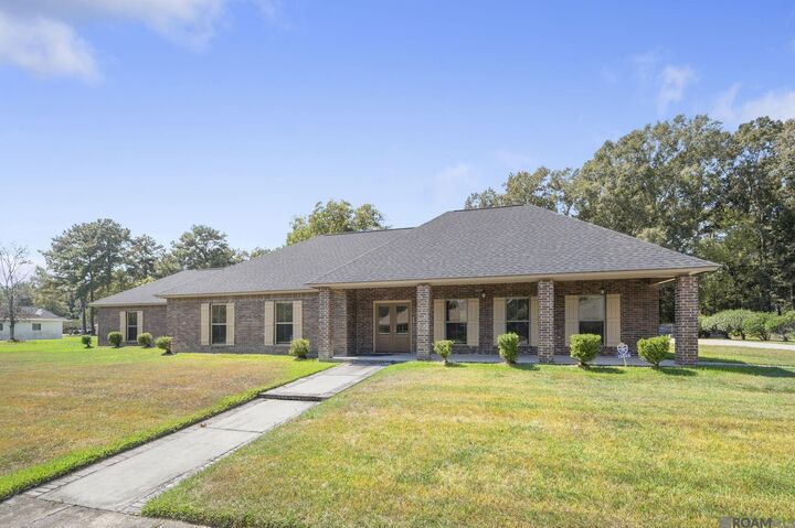 Property Photo: 13823 Cayuga Dr LA 70714