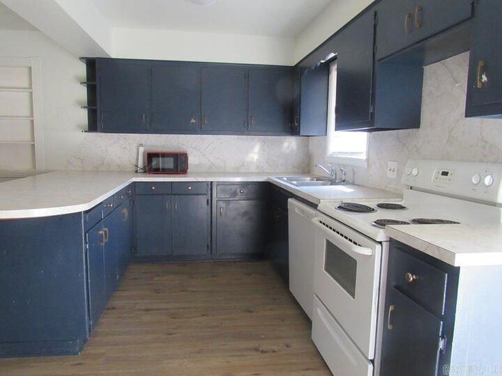 Property Photo:  109 E Scott St  AR 72024 