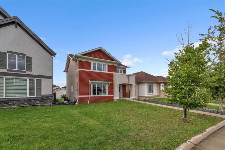 Property Photo:  307 Brookfield Crescent  MB R3Y 1N3 