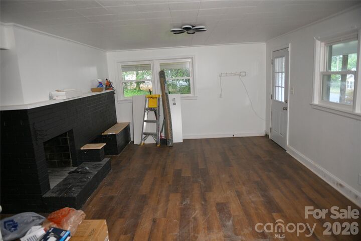 Property Photo:  1605 W 4th Avenue  NC 28052 
