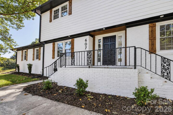 Property Photo: 607 Willow Lane NC 28075