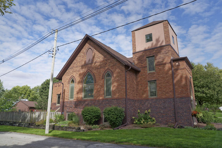Property Photo: 120 SE 3rd Street IA 50212