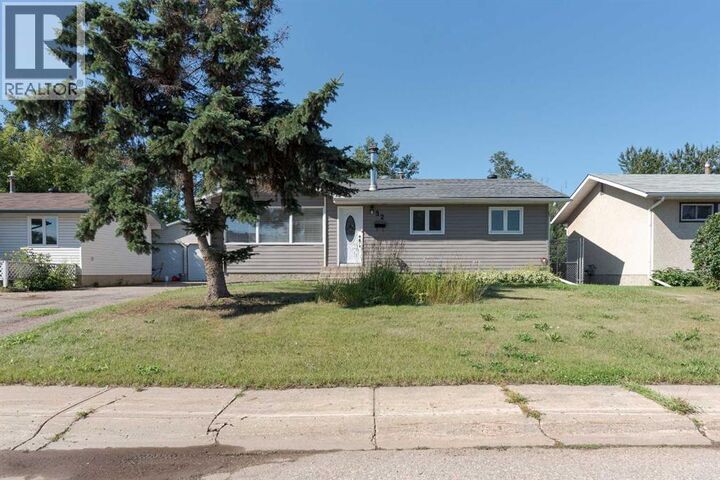Property Photo:  32 Moberly Crescent  AB T9H 1G9 