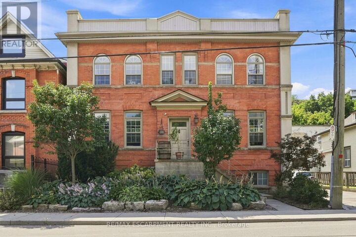 Property Photo:  54 Alanson Street 202  ON L8N 1W5 