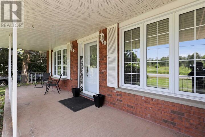 Property Photo:  382 Nixon Rd  ON P6C 5R9 
