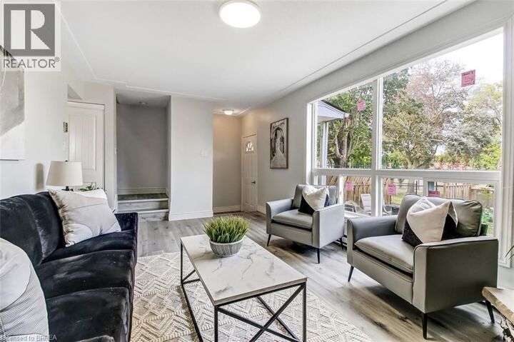 Property Photo:  51 Metcalfe Crescent D  ON N3R 2L7 