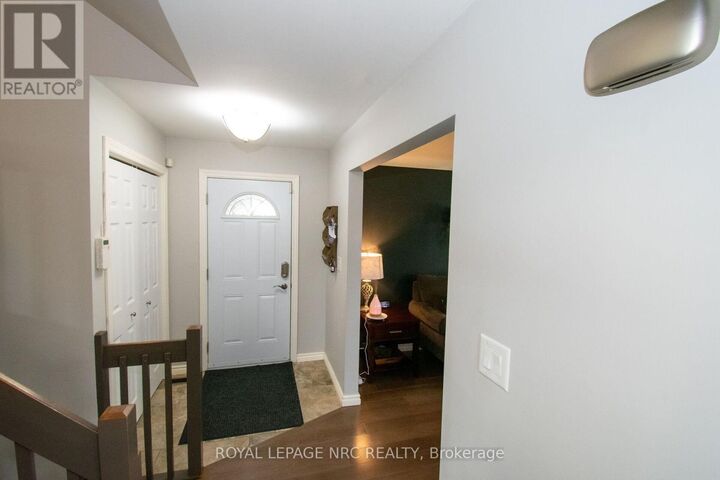 Property Photo:  46 Trelawn Parkway  ON L3C 1W5 