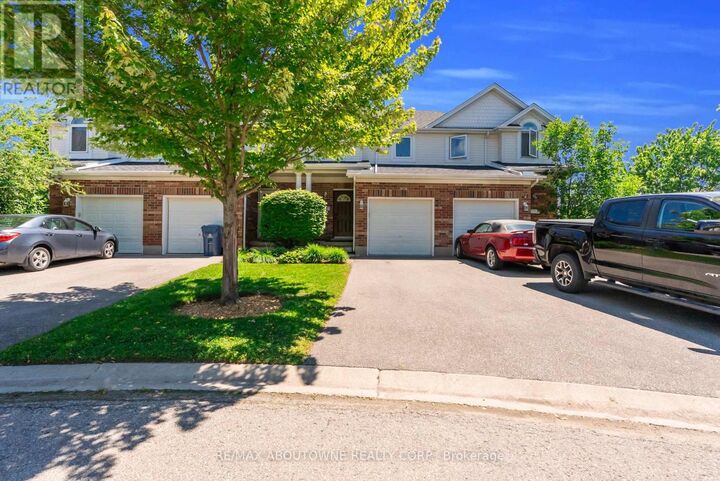 Property Photo:  151 Clairfields Drive East 15  ON N1L 1P5 