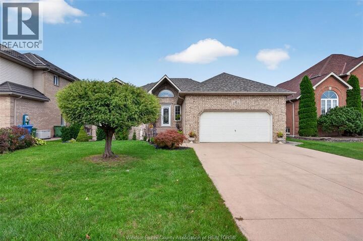 Property Photo: 2703 Lombardy Cres ON N9H 2L7