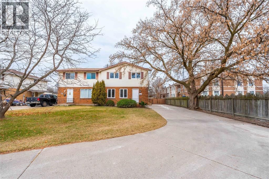 Property Photo: 900 Everest Court ON N7T 7T6
