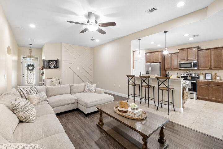 Property Photo:  621 Ivy Avenue  FL 32578 
