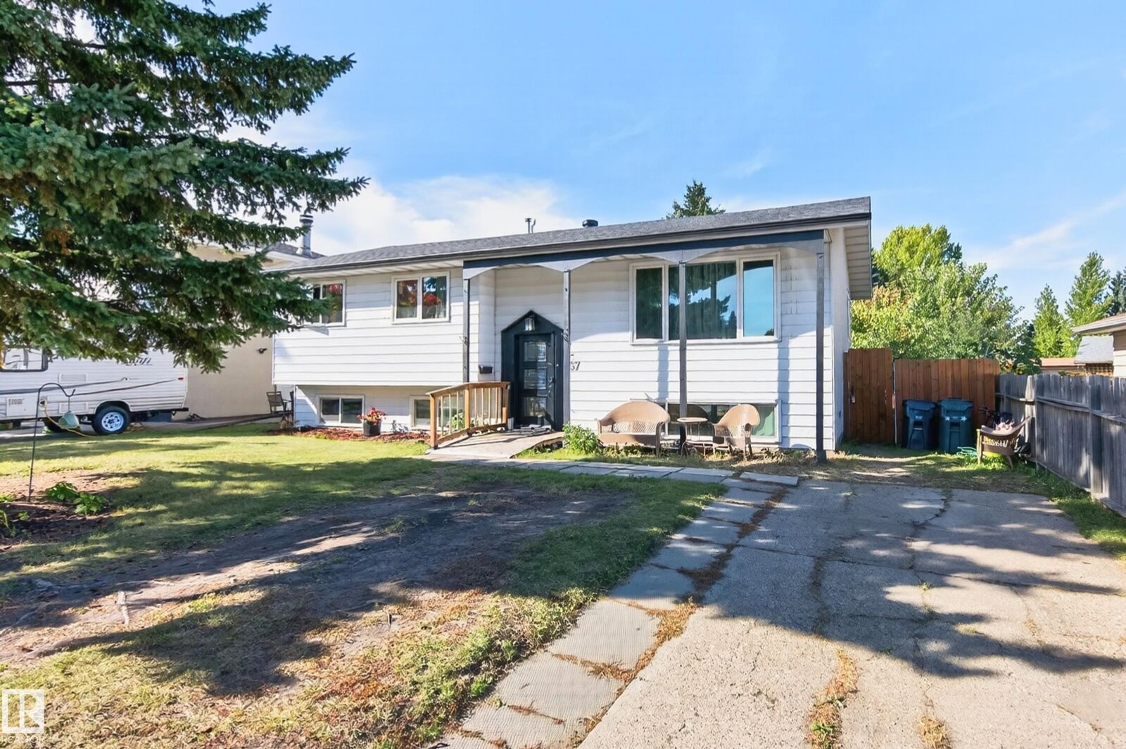 Property Photo:  37 Graham Road  AB T8A 3N7 