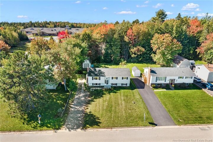 Property Photo: 95 Sprucewood Drive NB E3C 1C5