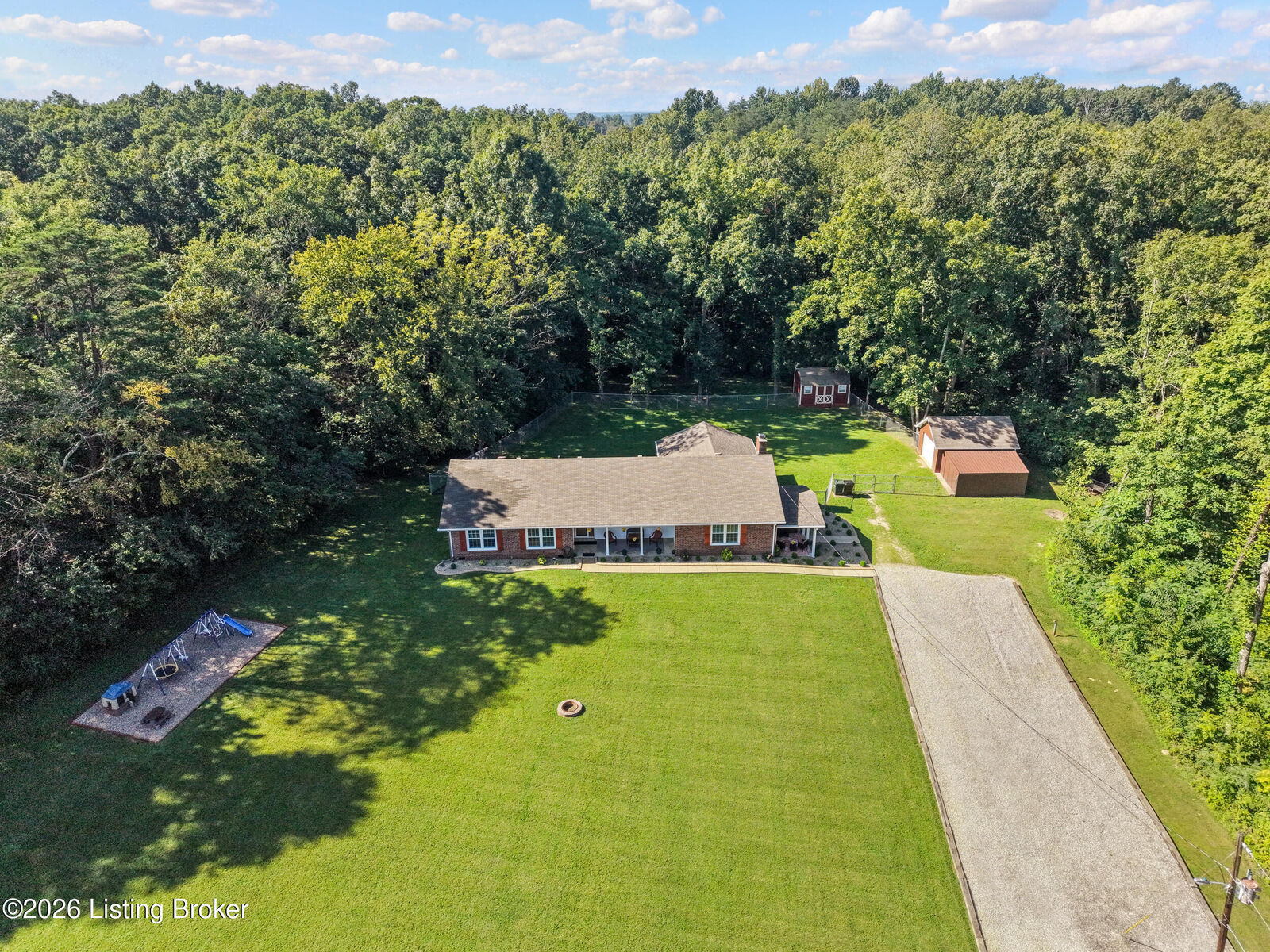 Property Photo: 191 Briarway Dr KY 40047