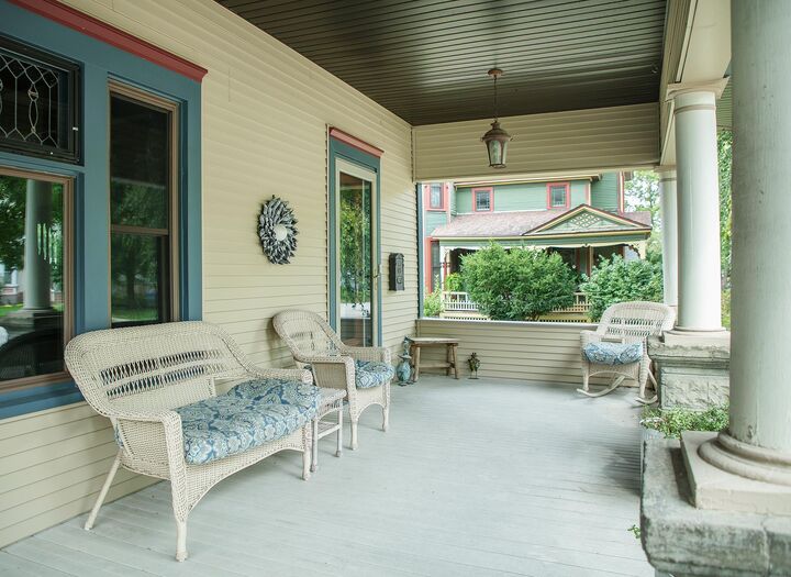 Property Photo:  422 SE 2nd Street  IA 50677 