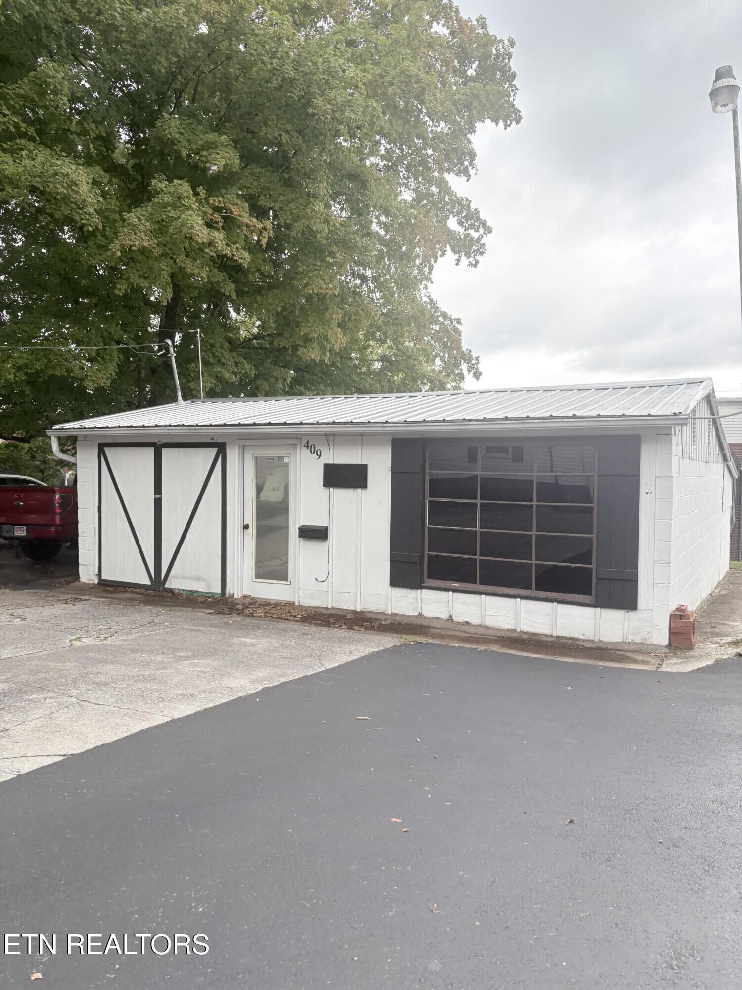 Property Photo:  409 N 3rd St  TN 37763 