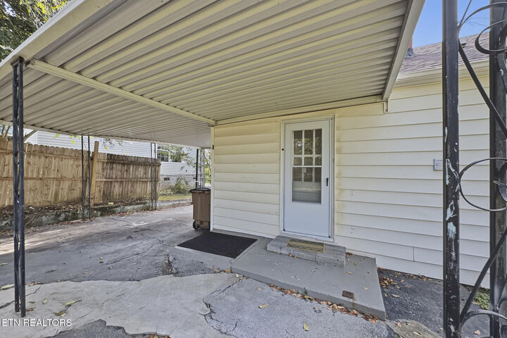 Property Photo:  2107 Lawson Ave  TN 37917 