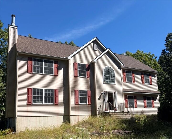 Property Photo: 310 Lees Run Circle PA 18302