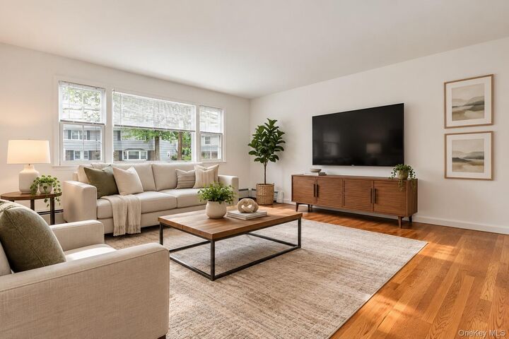 Property Photo:  14 Walnut Lane  NY 10528 