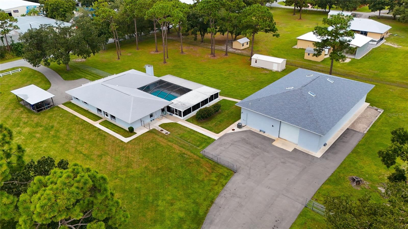 Property Photo:  2421 47th Street  FL 34234 