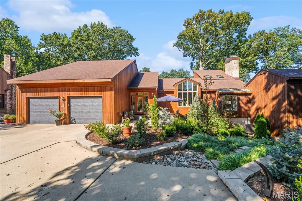 Property Photo:  18 Tanewood Court  IL 62223 